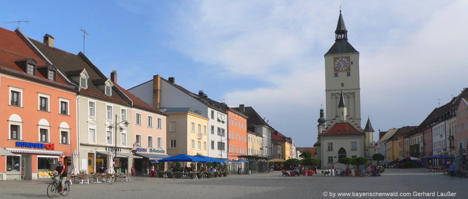 deggendorf-monteurunterrkunft-niederbayern-ausflugsziele-stadtplatz